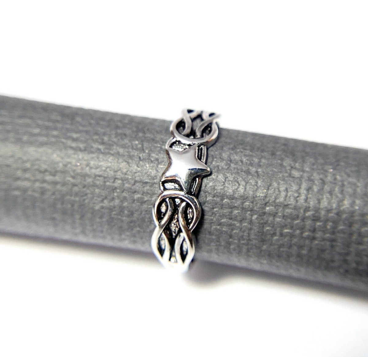 Weave Pattern w/ Star and Moons Center Adjustable Mid Ring / Toe Ring