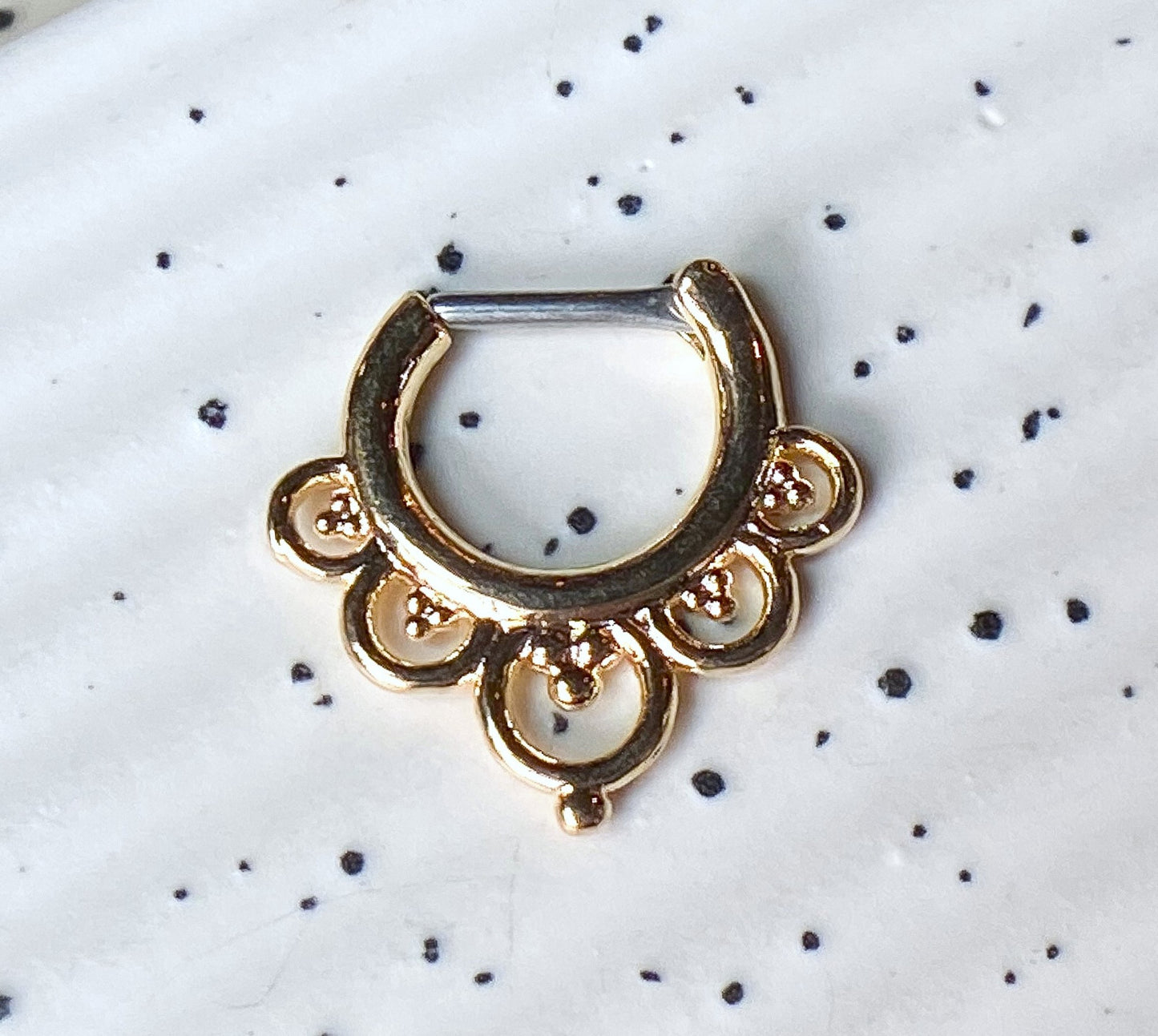 1pc Flower Petals Septum Clicker 316L Surgical Steel 14g or 16g Nose Ring