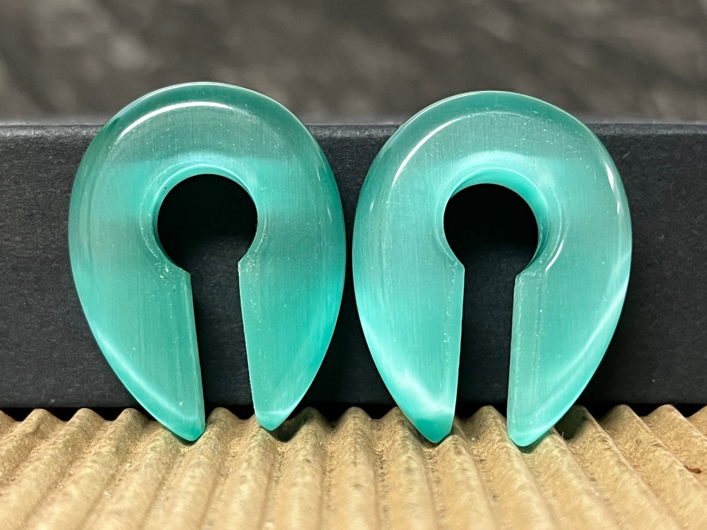 PAIR Seafoam Cat Eye Keyhole Hanger Ear Weight Plug Gauge Tunnel Stone Gauges