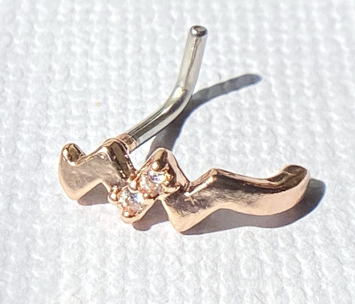 1pc CZ Gem Paved Twist Nose Crawler L-Bend 20g Nose Ring Stud Screw