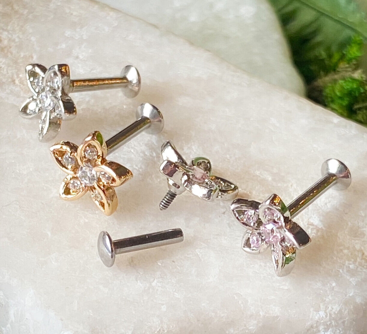 1pc CZ Gem Set Flower 16g Internally Threaded Steel Labret Stud Cartilage Ring