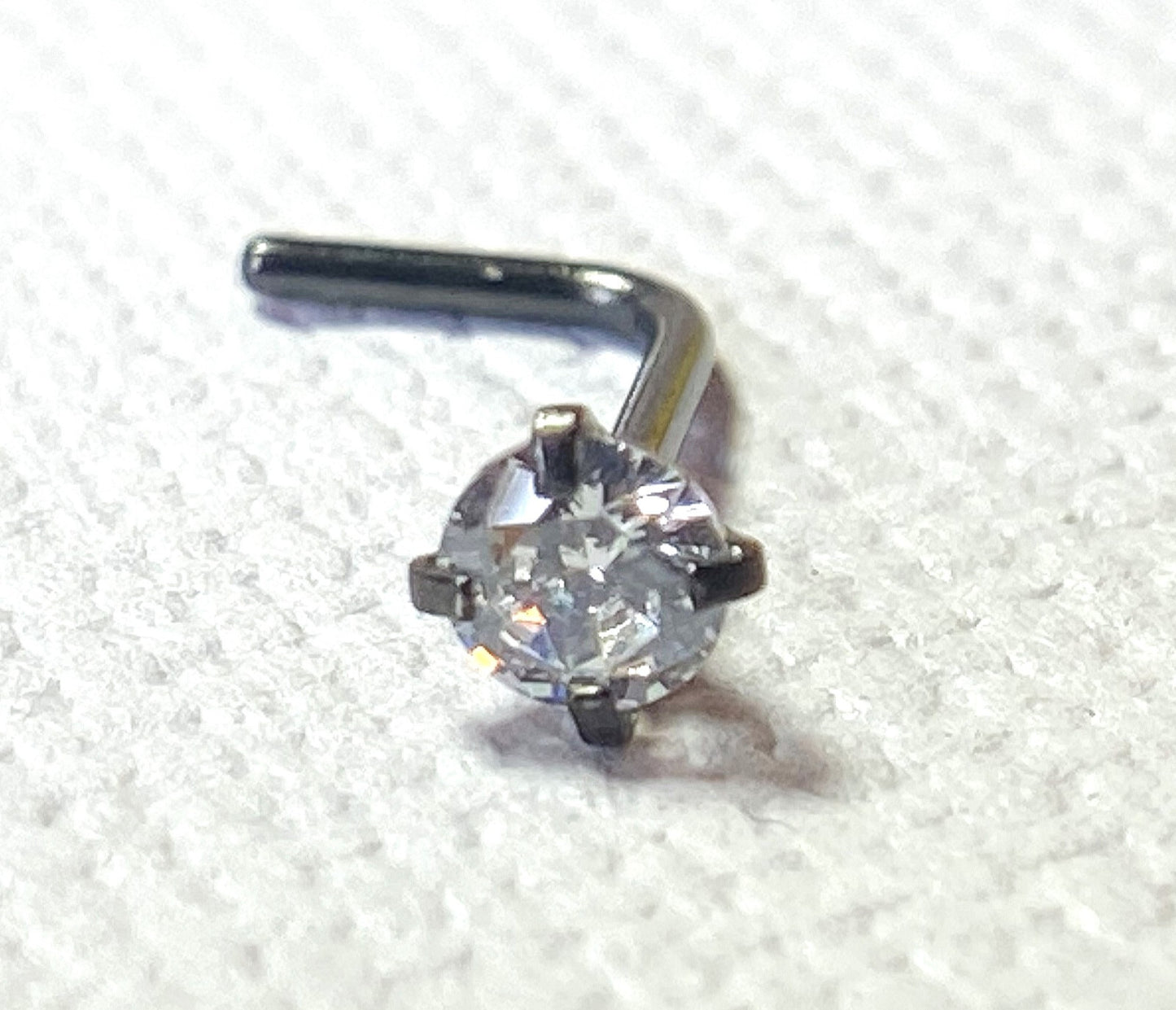 1pc Prong Set Clear CZ Gem 316L Surgical Steel L-Bend Nose Ring