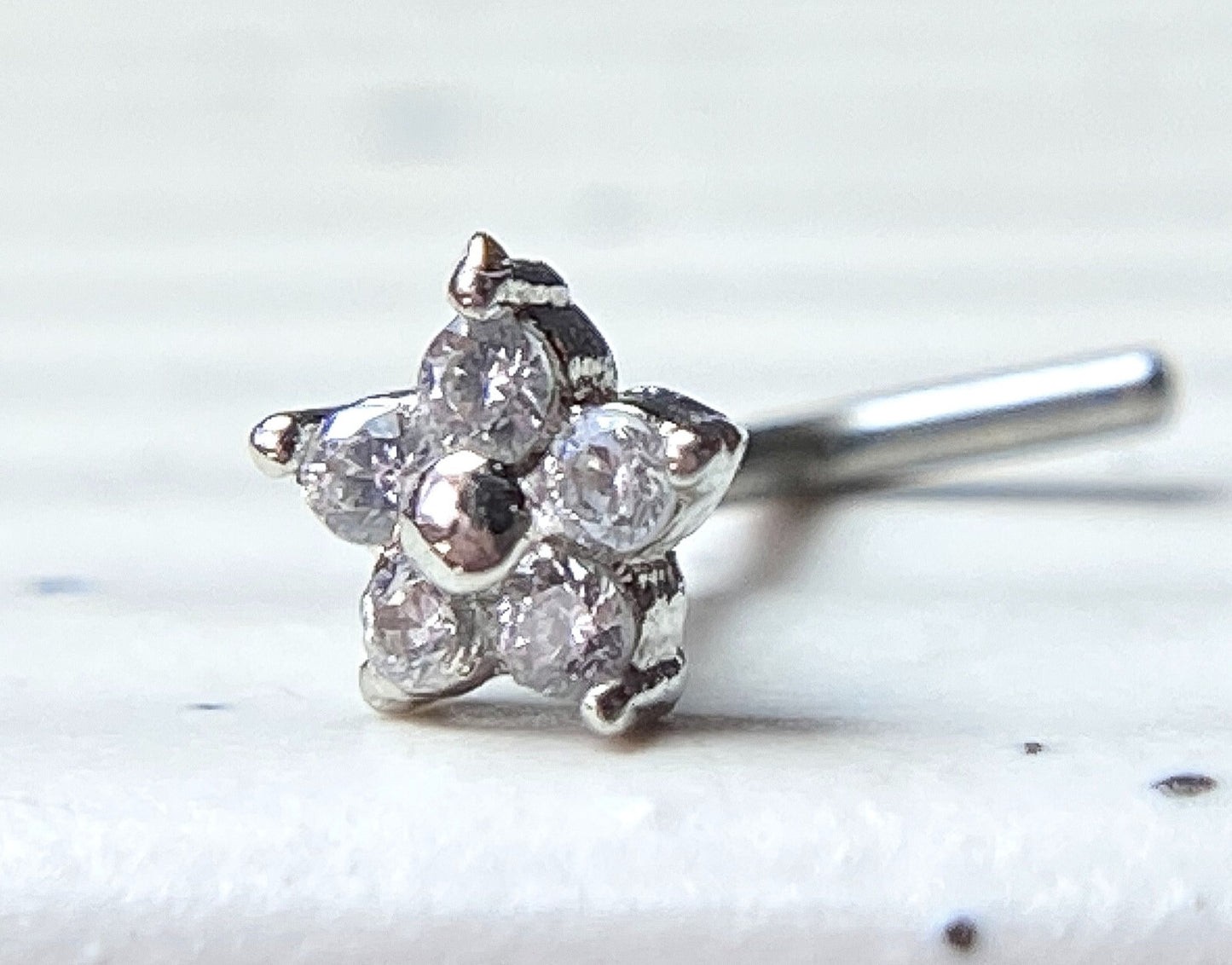 1pc Five CZ Gem Flower L-Bend 20g Nose Ring Stud Screw 316L Surgical Steel