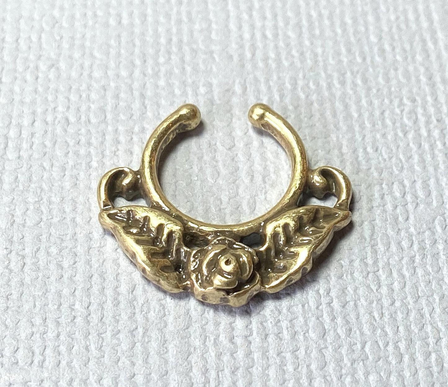 1pc 100% SURGICAL STEEL Non-Piercing Fake Septum Hanger Rose w/ Leaves Clip-on