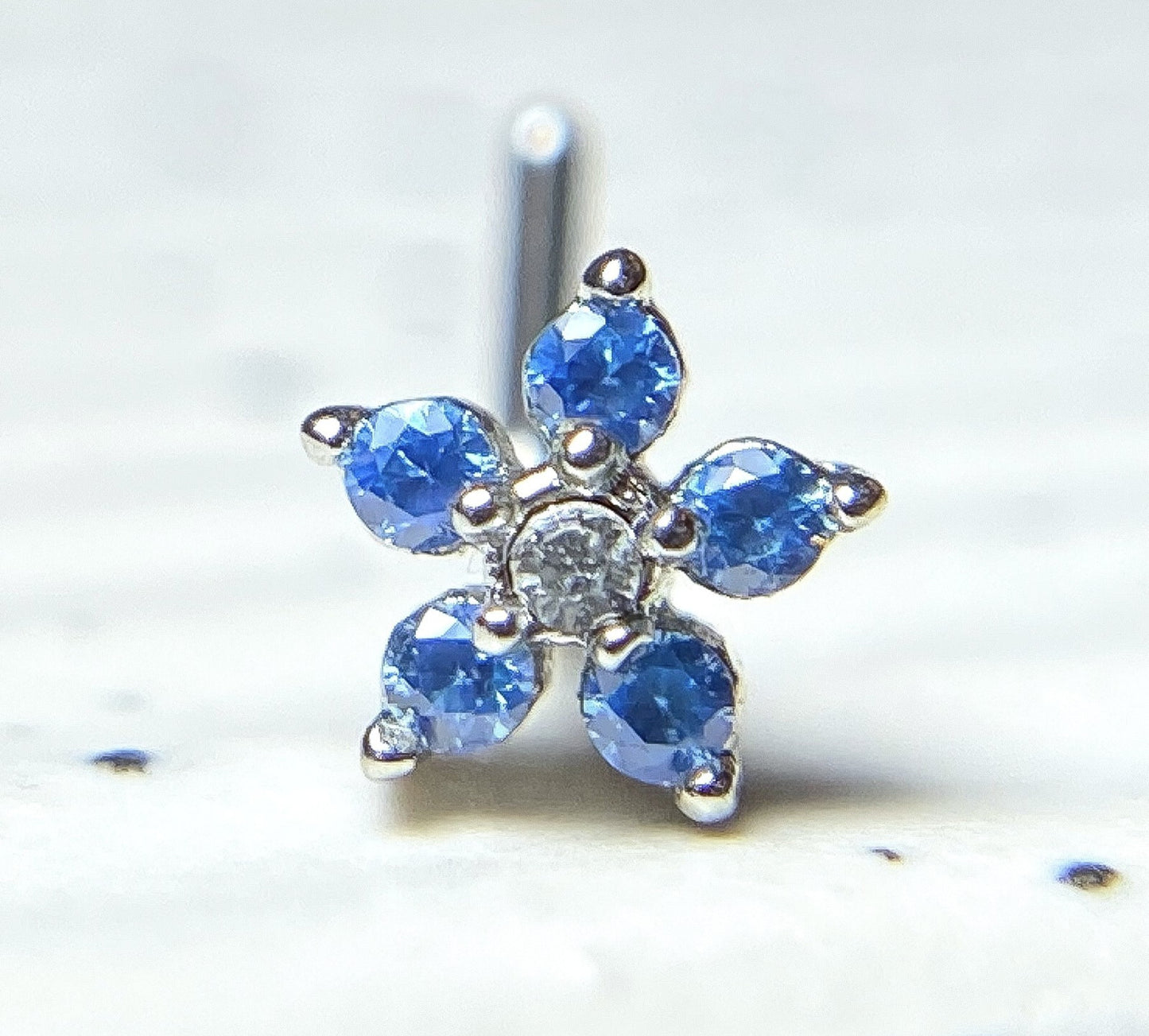 1pc Six CZ Gem Flower 20g L-Bend Nose Ring Stud Screw 316L Surgical Steel