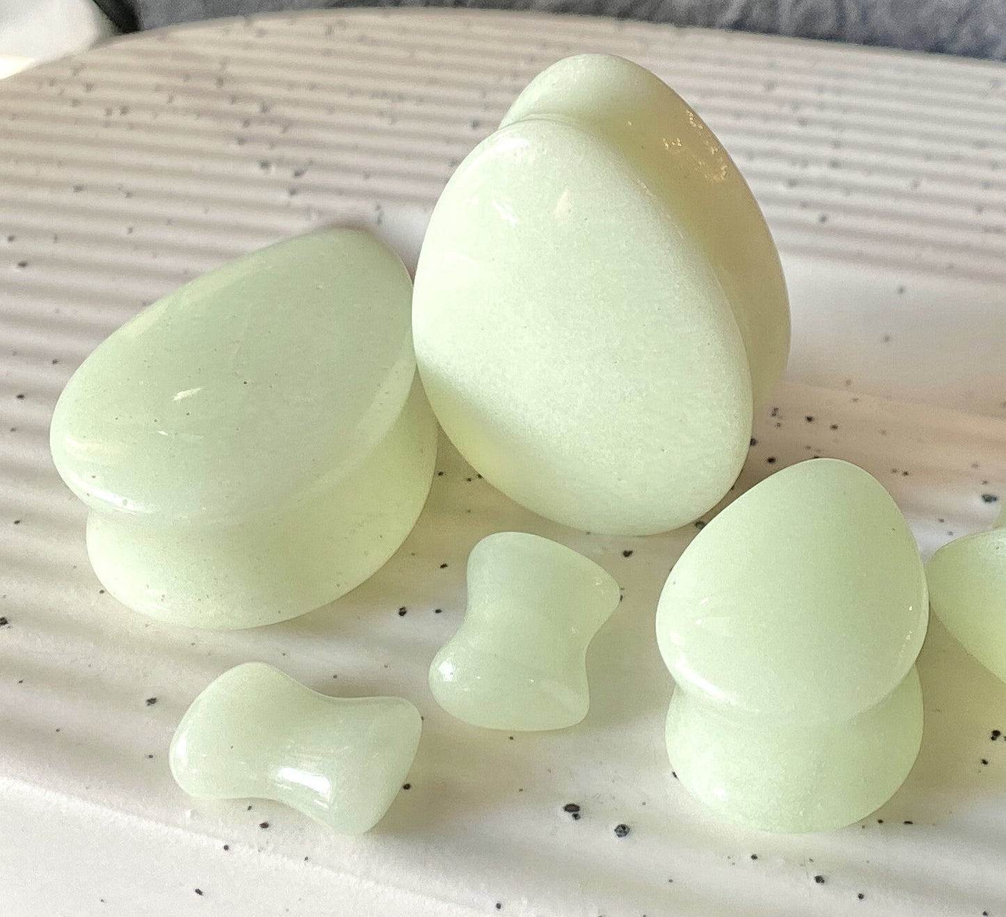 PAIR Glow in the Dark Stone Tear Drop Double Flare Plugs Teardrop Tunnels Gauges