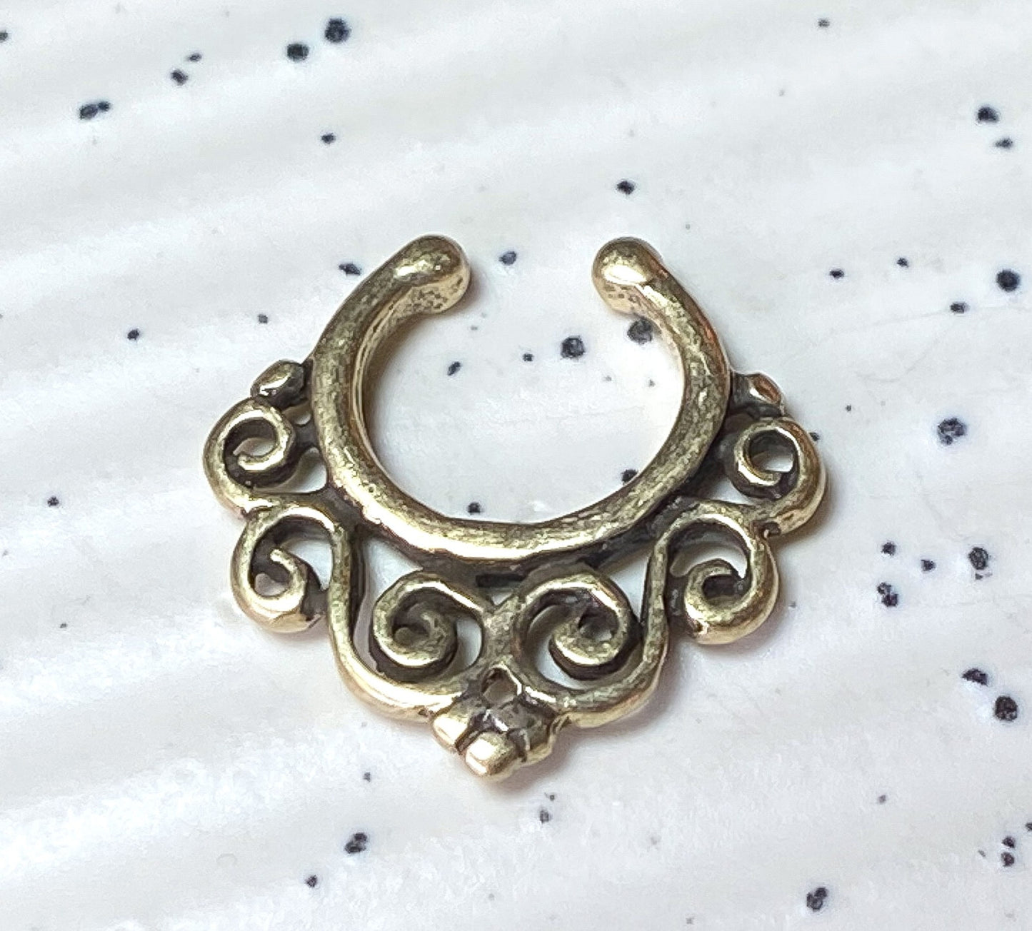 1pc 100% SURGICAL STEEL Non-Piercing Fake Septum Hanger Swirling Floral Clip-on