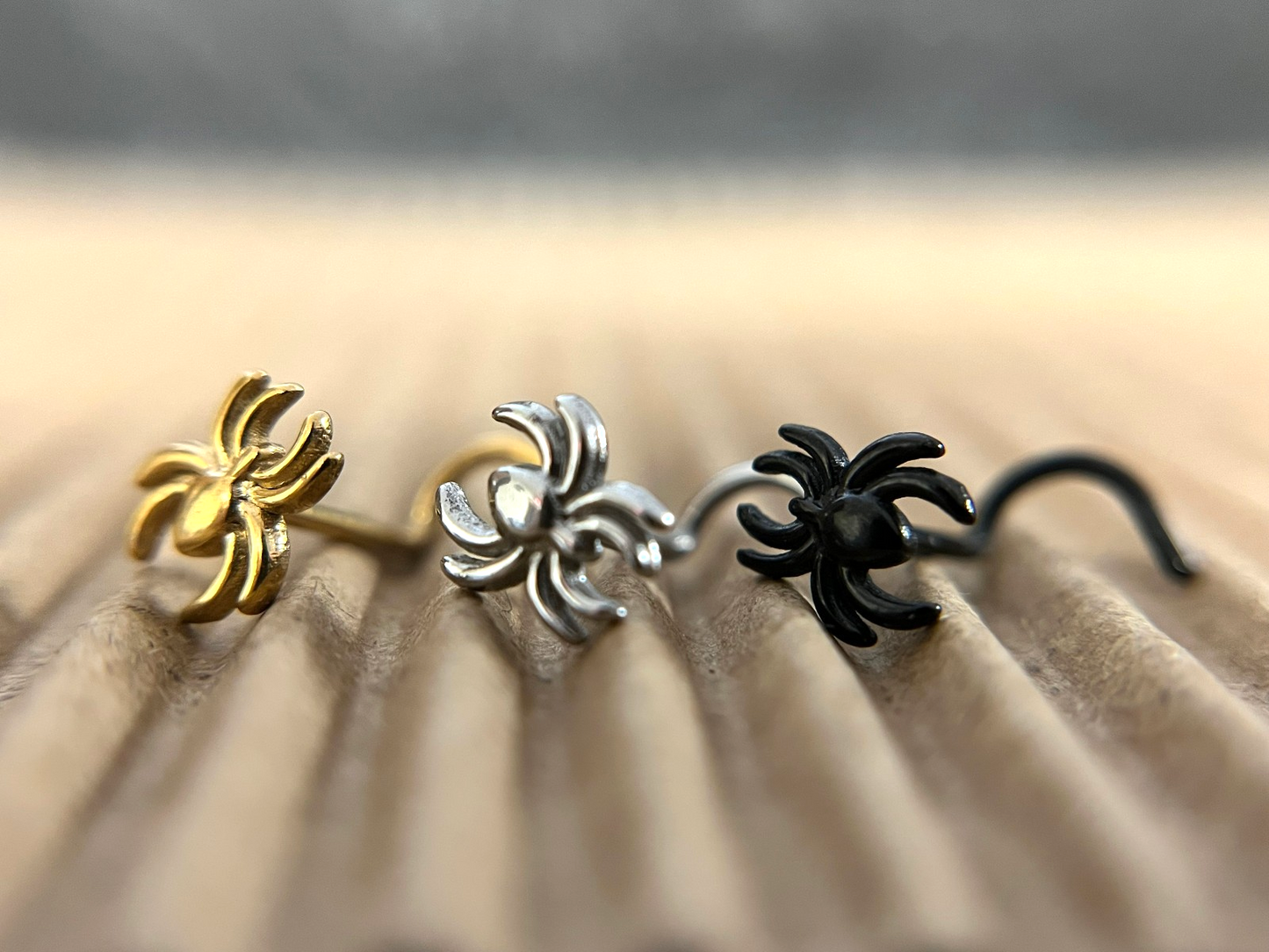 1pc Spider 20g Nose Ring Screw Stud 316L Surgical Steel