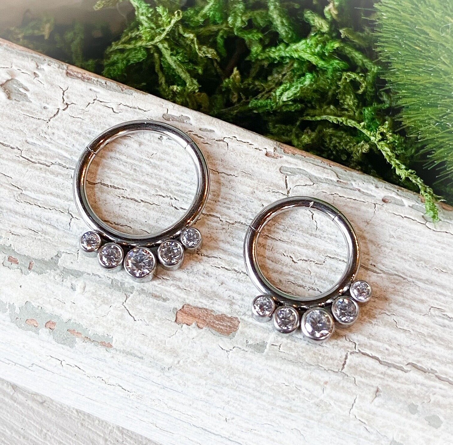 1pc Solid Titanium 5 Crystal Gems Hinged Segment Ring Helix Septum Clicker