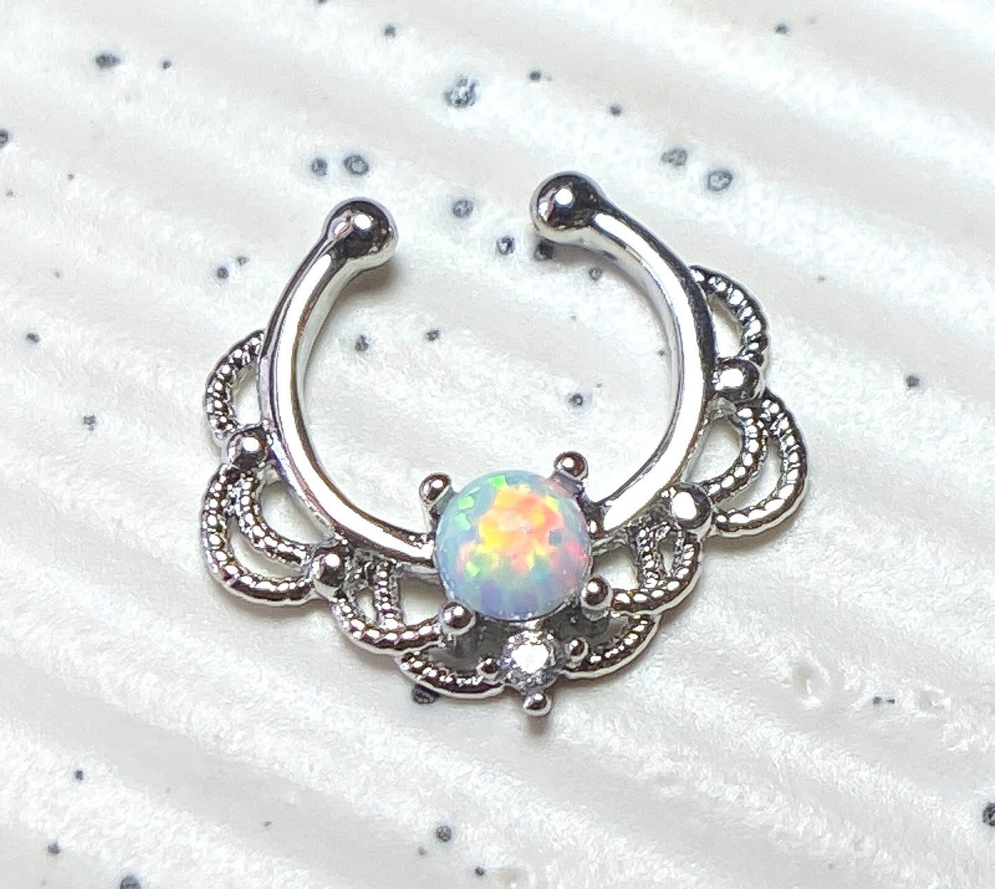 1pc NON-Pierced Lacey Single Opal Septum Hanger Fake Clip-on Nose Ring