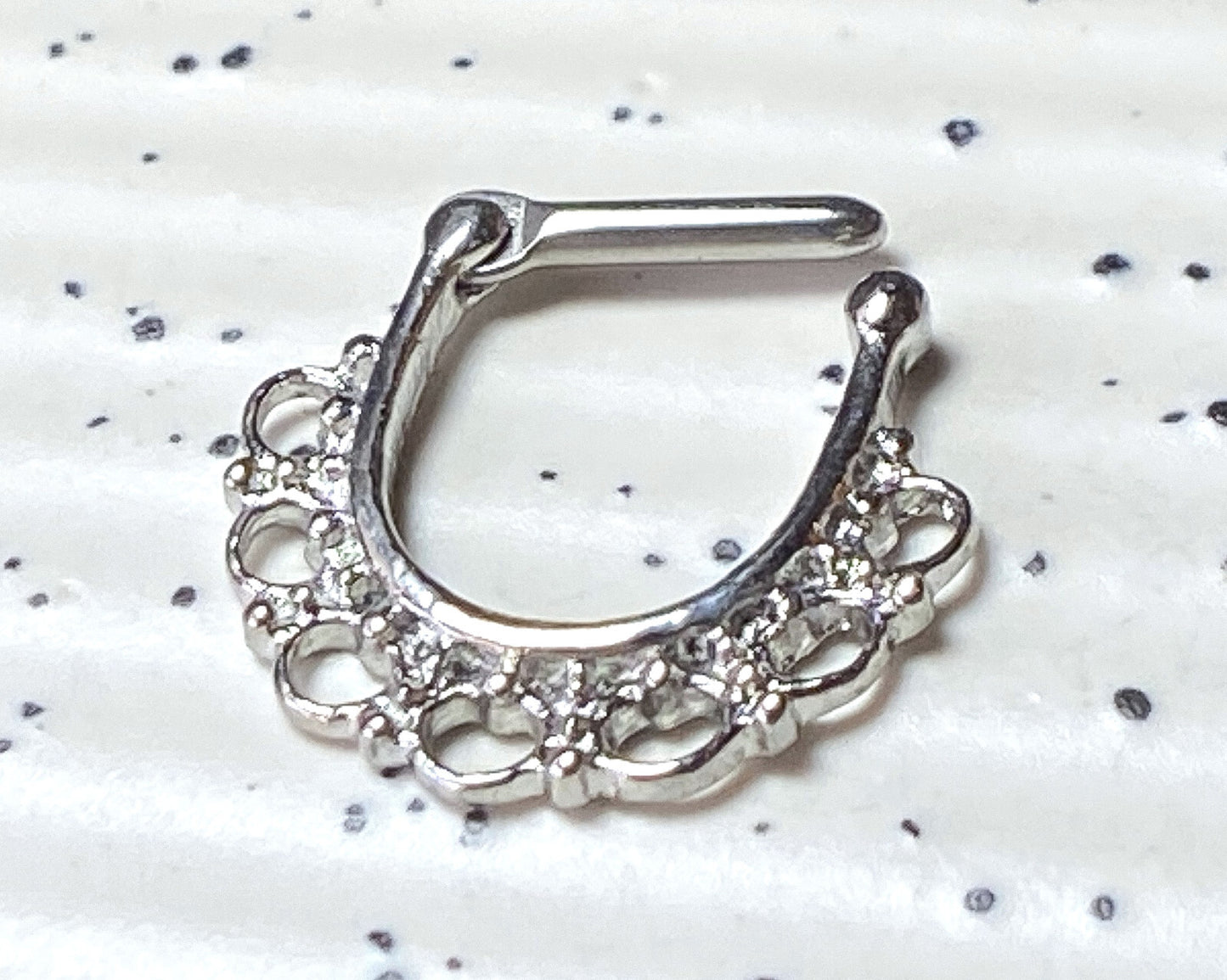 1pc 100% SURGICAL STEEL Tribal Fan Filigree Clicker Pierced Nose Ring 14g 16g
