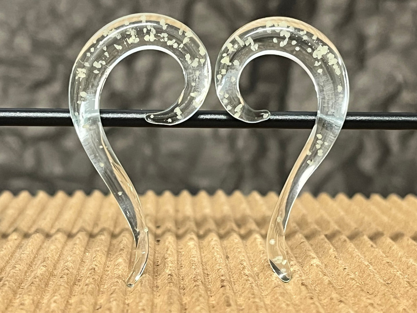 PAIR Glow in the Dark Glass Spiral Hanging Tapers Expanders Plugs Gauges