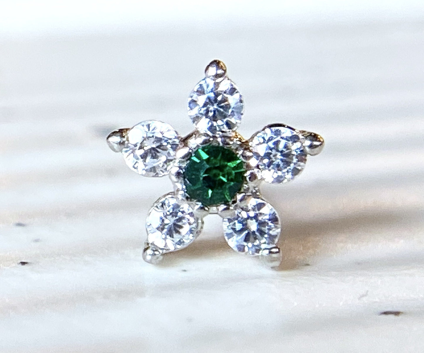 1pc Six CZ Gem Paved Flower Top 20g L-Bend Nose Ring Stud Screw Surgical Steel