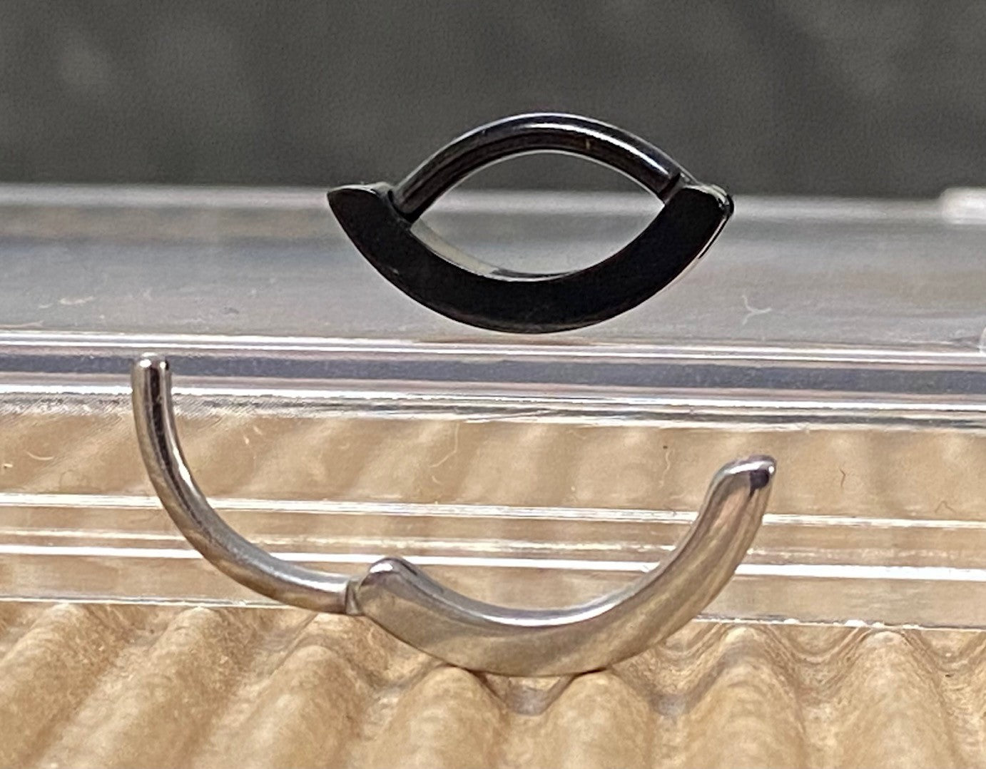 1pc Solid Titanium Hinged Hoop Clicker Eyebrow Ring Curved Barbell Body Jewelry