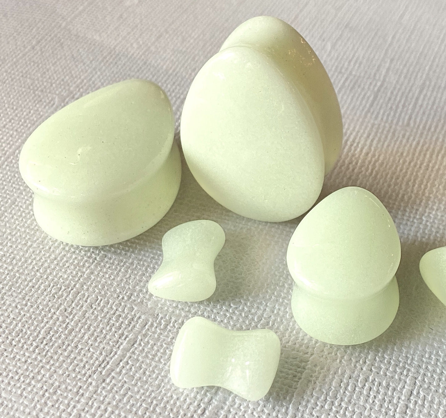 PAIR Glow in the Dark Stone Tear Drop Double Flare Plugs Teardrop Tunnels Gauges