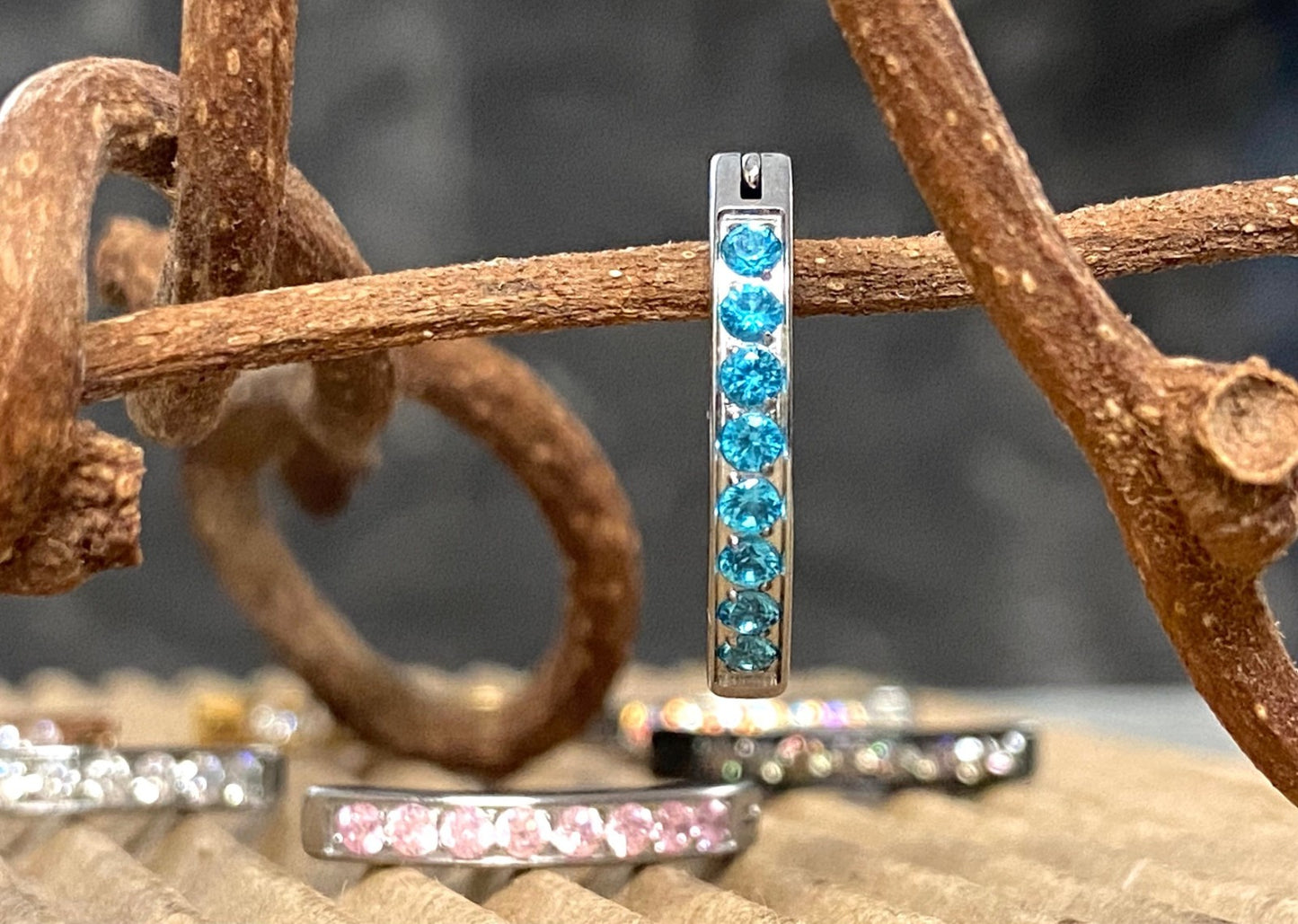 1pc Hinged Solid Titanium CNC Set Gem Hoop Clicker Belly Ring 14g Curved Barbell