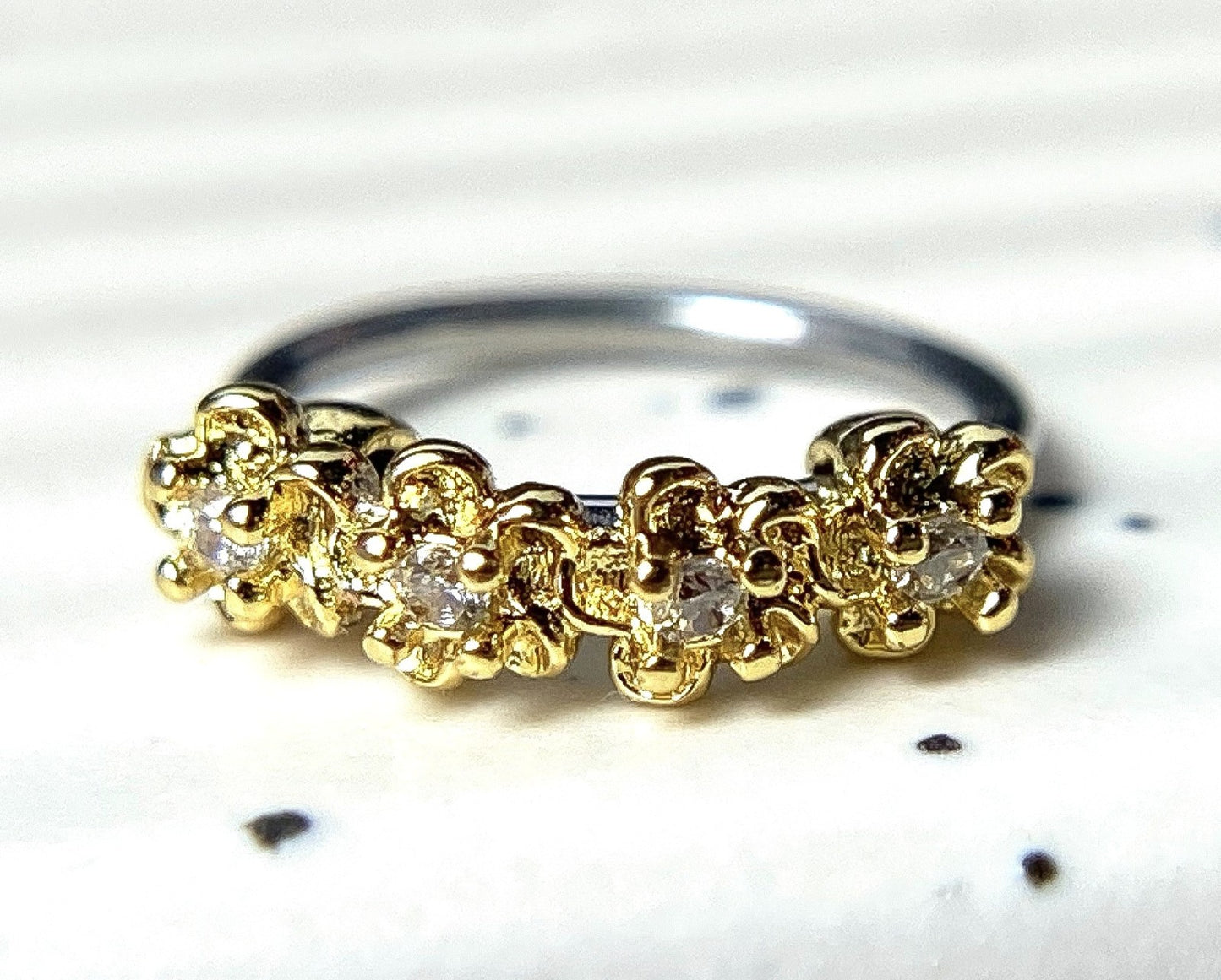 1pc Bendable Nose Hoop / Cartilage Ring CZ Gem Paved Flowers for Rook, Daith