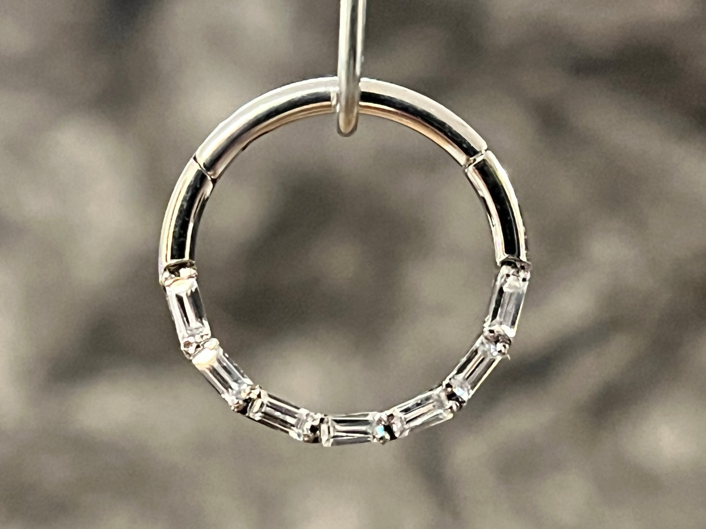 1 Piece of Beautiful Baguette Gem Hinged Segment Ring - 16g - 8mm or 10mm Internal Diameter