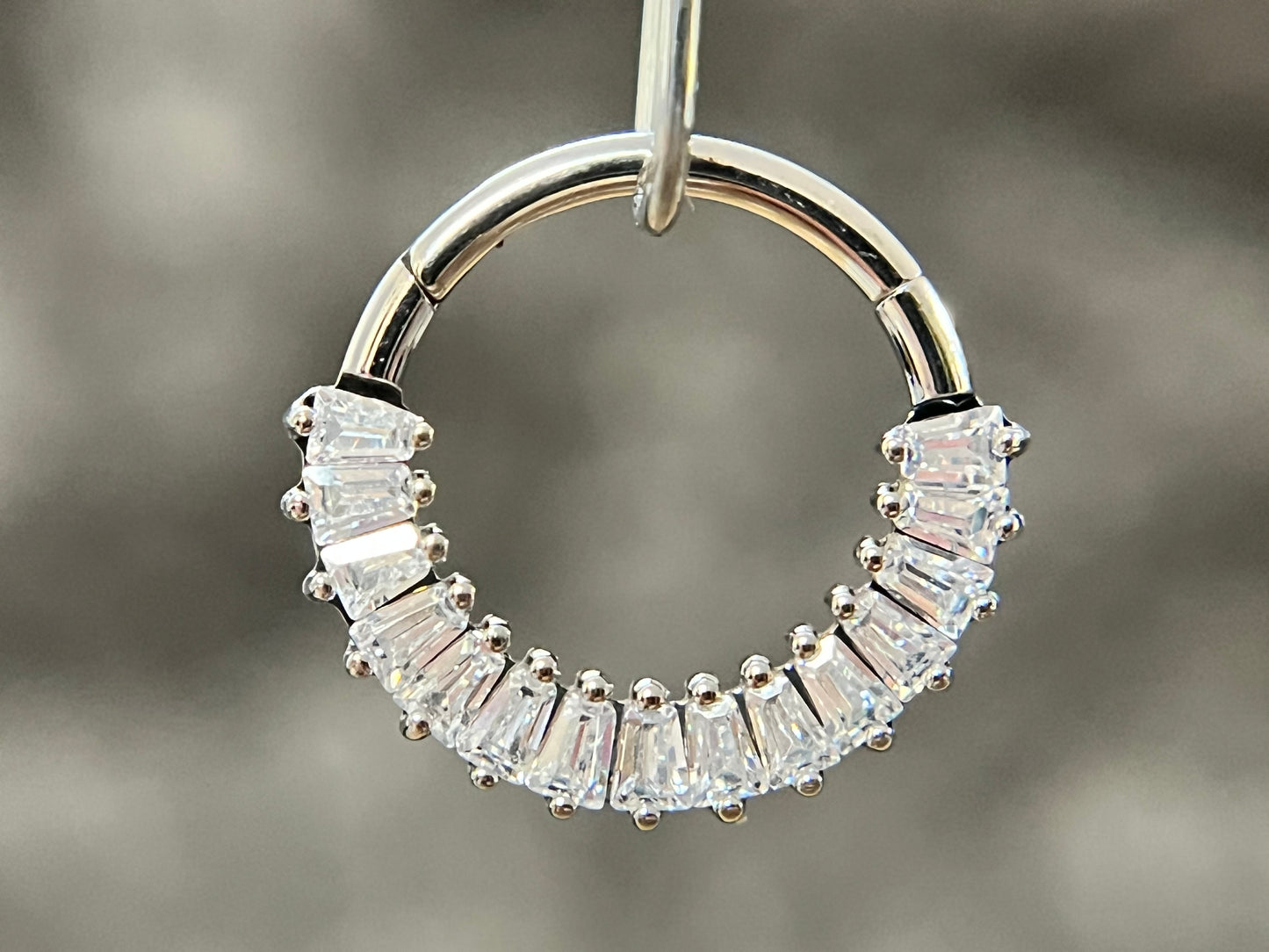 1 Piece of Stunning Baguette Gem Fan Hinged Segment Ring - 16g - 8mm or 10mm Internal Diameter