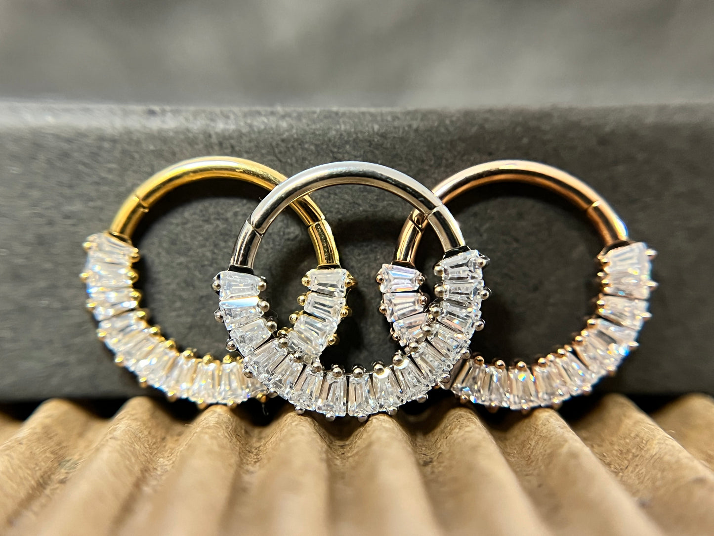 1 Piece of Stunning Baguette Gem Fan Hinged Segment Ring - 16g - 8mm or 10mm Internal Diameter