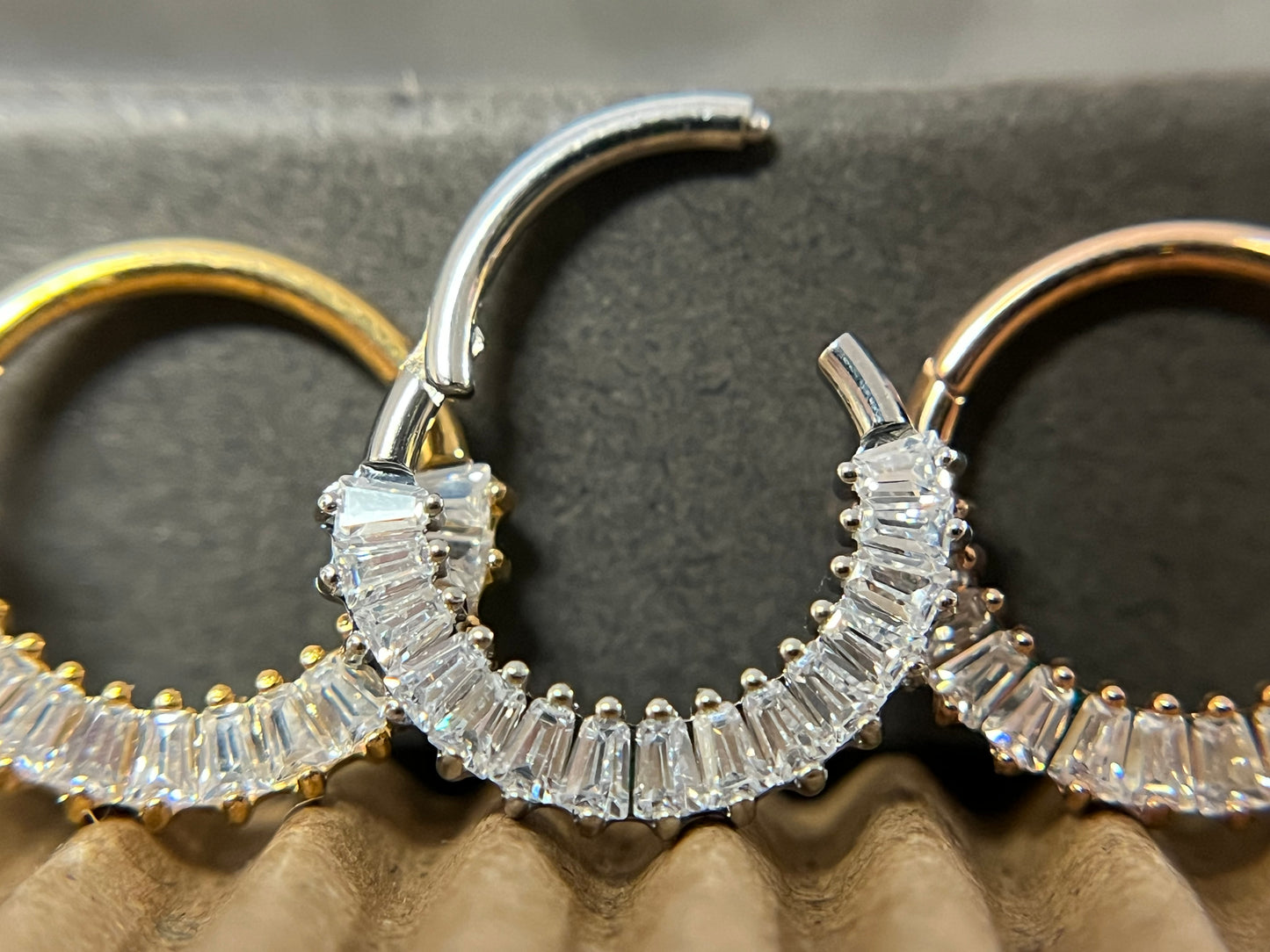 1 Piece of Stunning Baguette Gem Fan Hinged Segment Ring - 16g - 8mm or 10mm Internal Diameter