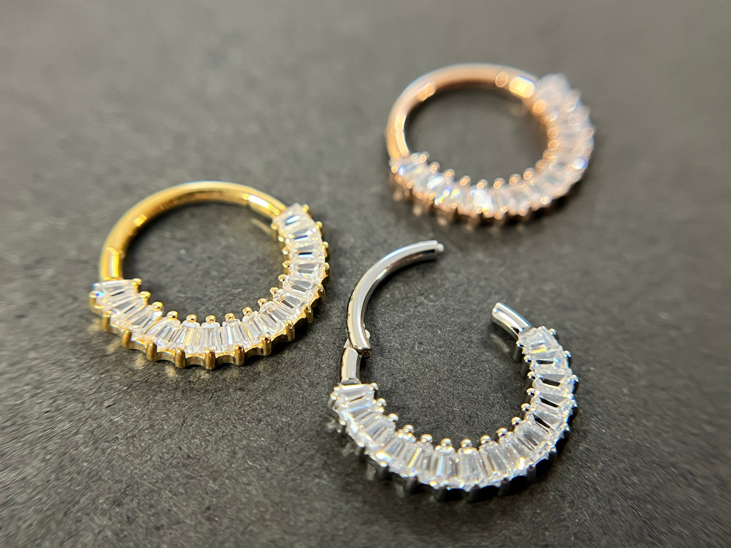 1 Piece of Stunning Baguette Gem Fan Hinged Segment Ring - 16g - 8mm or 10mm Internal Diameter