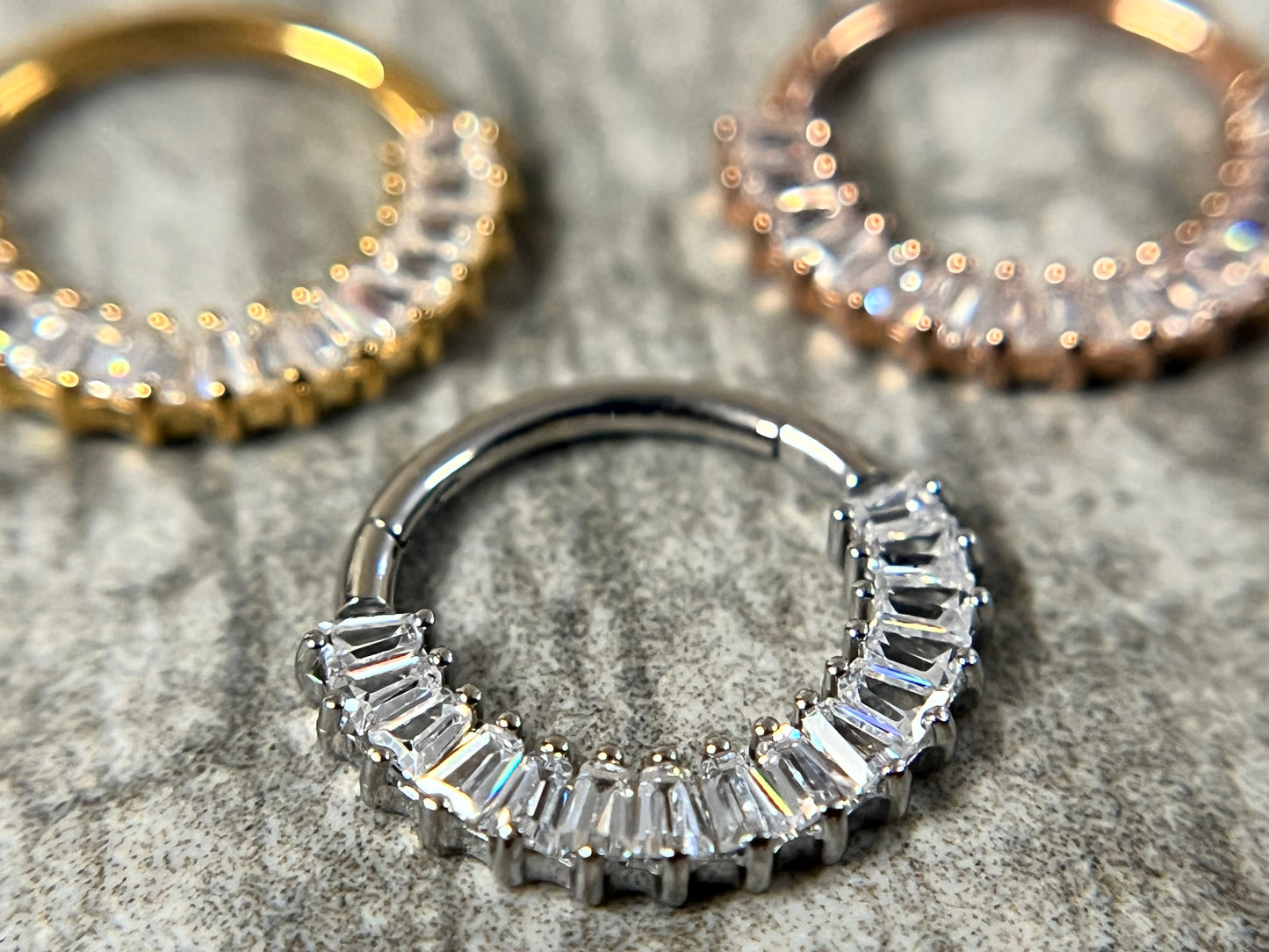 1 Piece of Stunning Baguette Gem Fan Hinged Segment Ring - 16g - 8mm or 10mm Internal Diameter