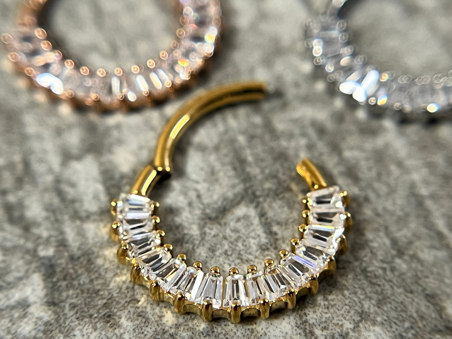 1 Piece of Stunning Baguette Gem Fan Hinged Segment Ring - 16g - 8mm or 10mm Internal Diameter