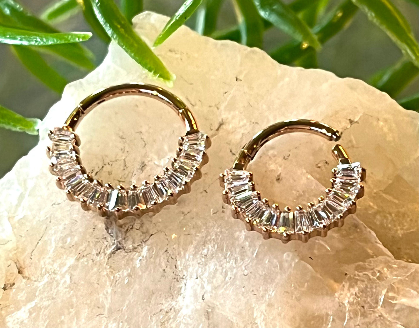 1 Piece of Stunning Baguette Gem Fan Hinged Segment Ring - 16g - 8mm or 10mm Internal Diameter