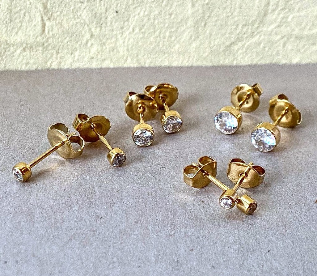 PAIR of Stunning Bezel Set CZ Gem 6AL-4VELI ASTM F136 Implant Grade Titanium Stud Earrings