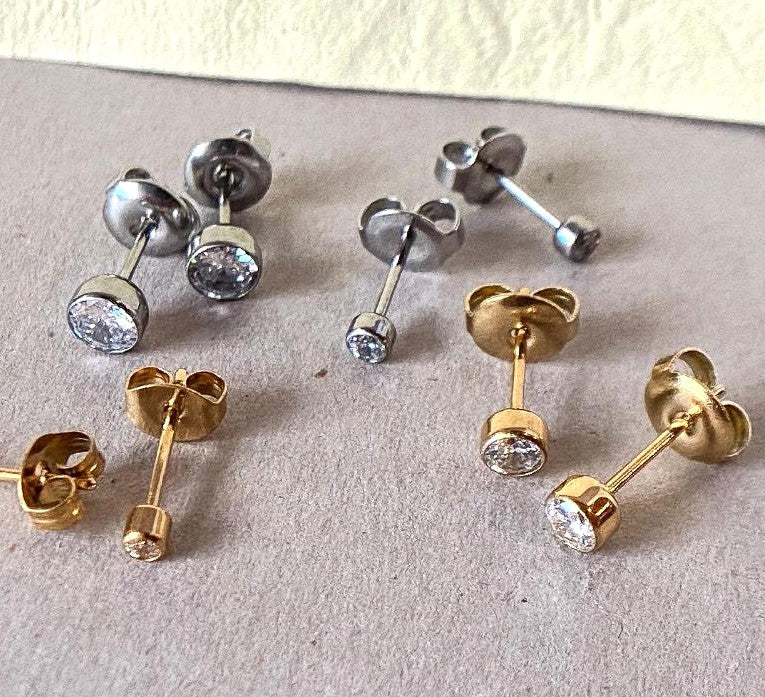 PAIR of Stunning Bezel Set CZ Gem 6AL-4VELI ASTM F136 Implant Grade Titanium Stud Earrings