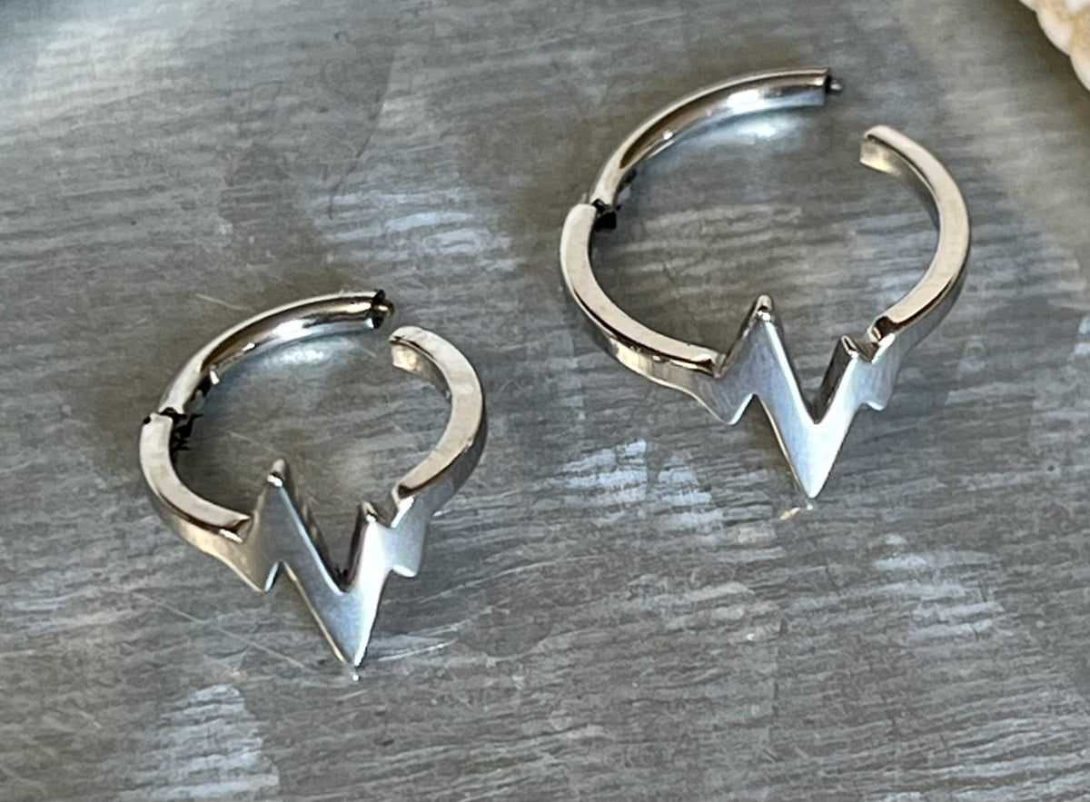 1 Piece Unique Stainless Steel Heartbeat Hinged Septum Segment Ring -16g- Internal Diameter 8mm or 10mm - Black, Steel and Gold Available!