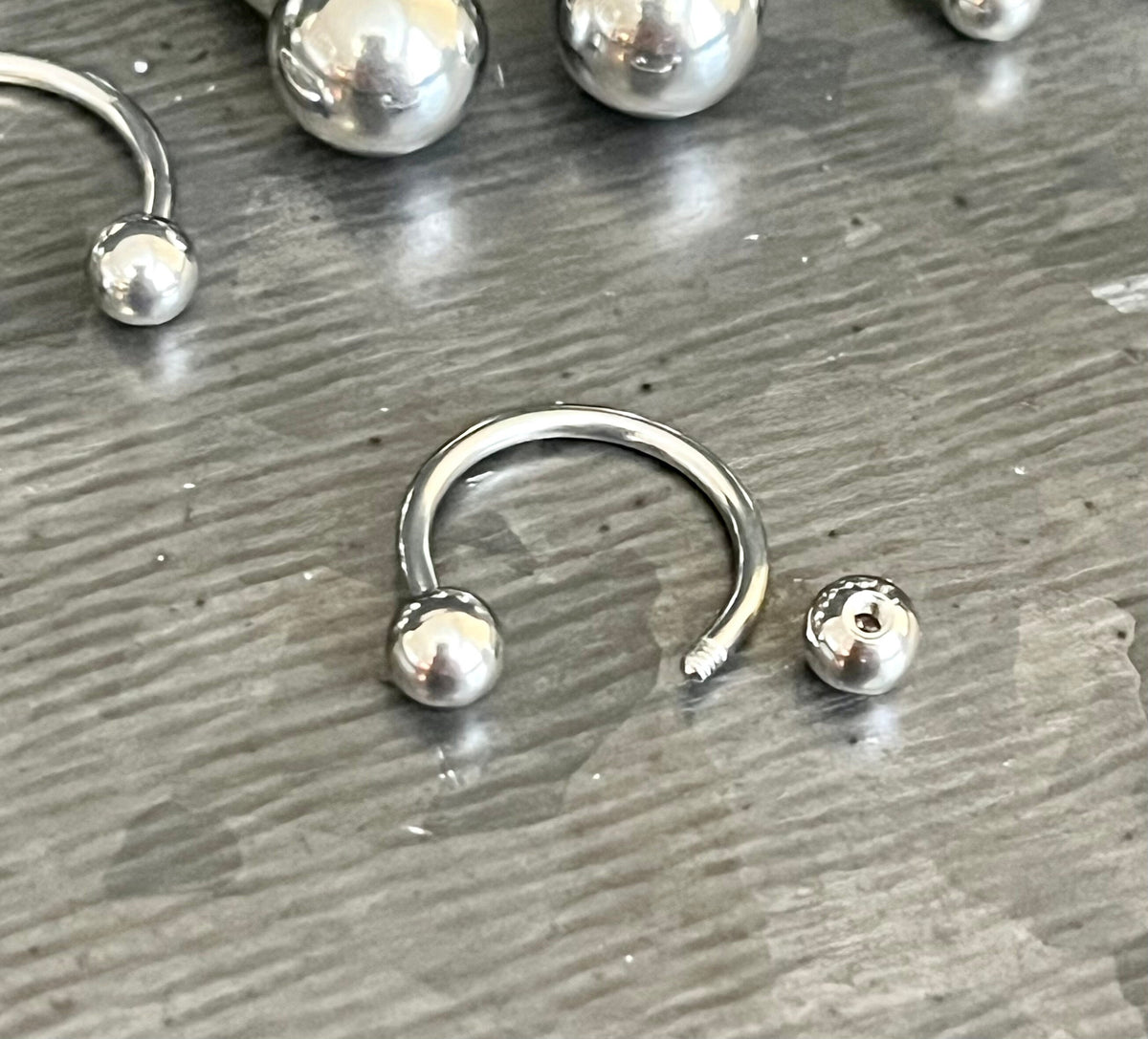 1 Piece Externally Threaded Steel Circular Barbell Horseshoe with Ball Ring - 18g thru 2g with Assorted Internal Diameter and Ball Size!!