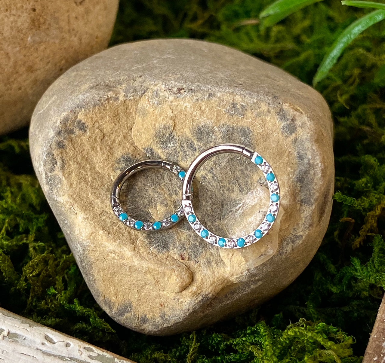 1pc Titanium Hinged Segment Ring Front Turquoise & Gems Septum Hoop Helix Daith