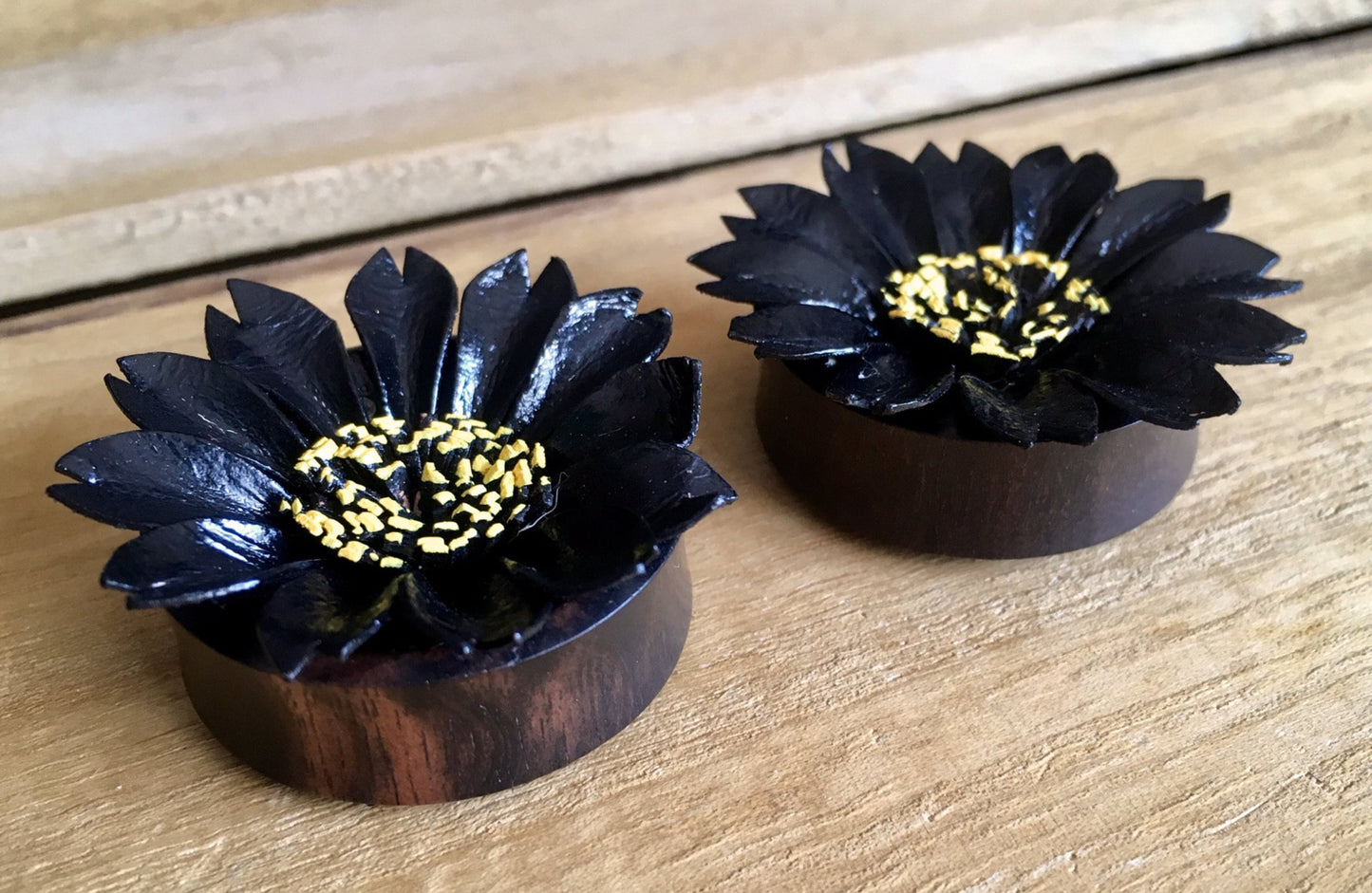 PAIR of Orginal Black Leather Flower and Organic Horn Plugs - Gauges 0g (8mm) up to 1&1/4" (32mm) available!