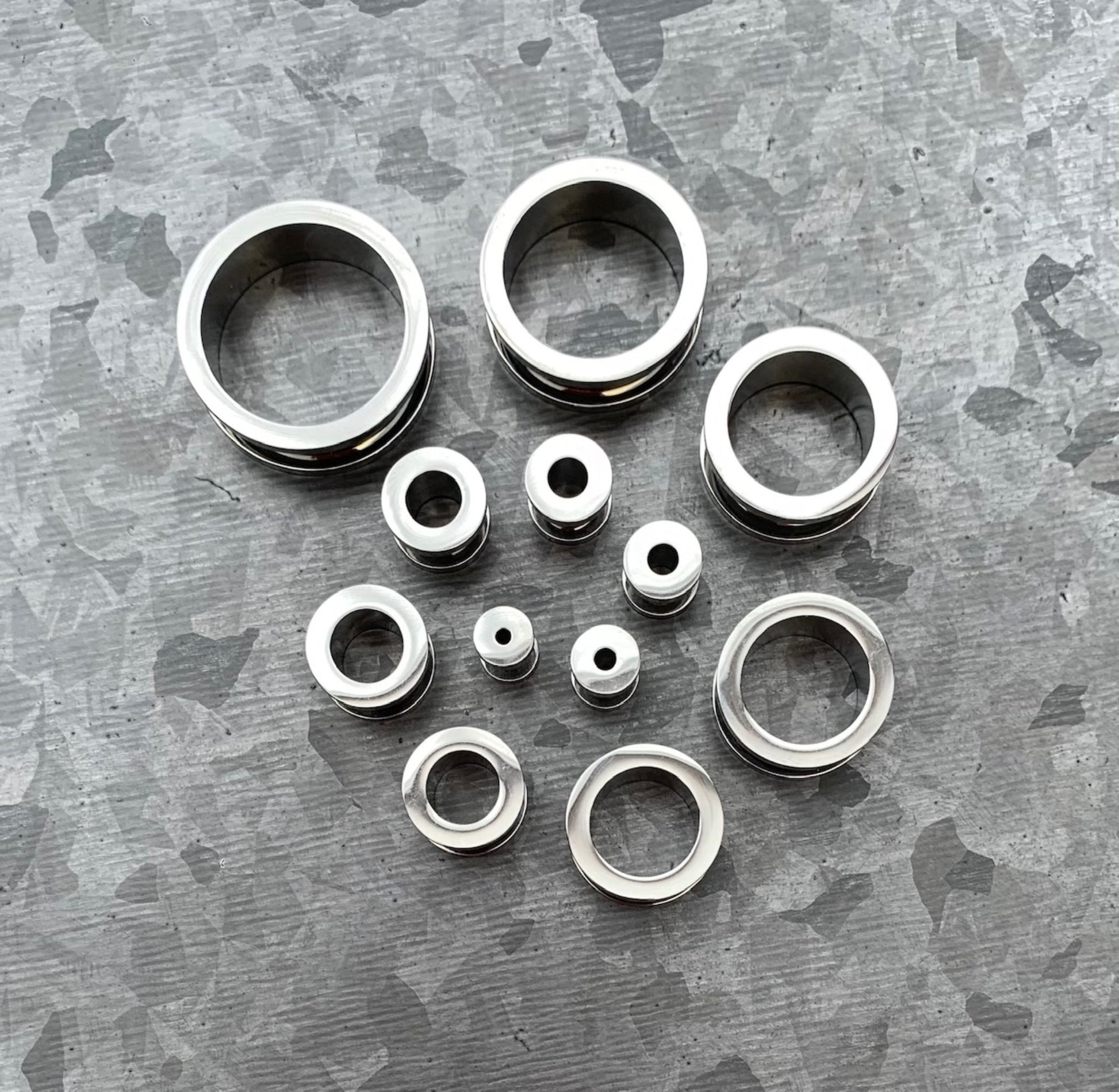 PAIR of Stunning Solid Implant Grade Titanium Screw Fit Tunnels/Plugs - Gauges 8g (3.2mm) thru 1" (25mm) available!