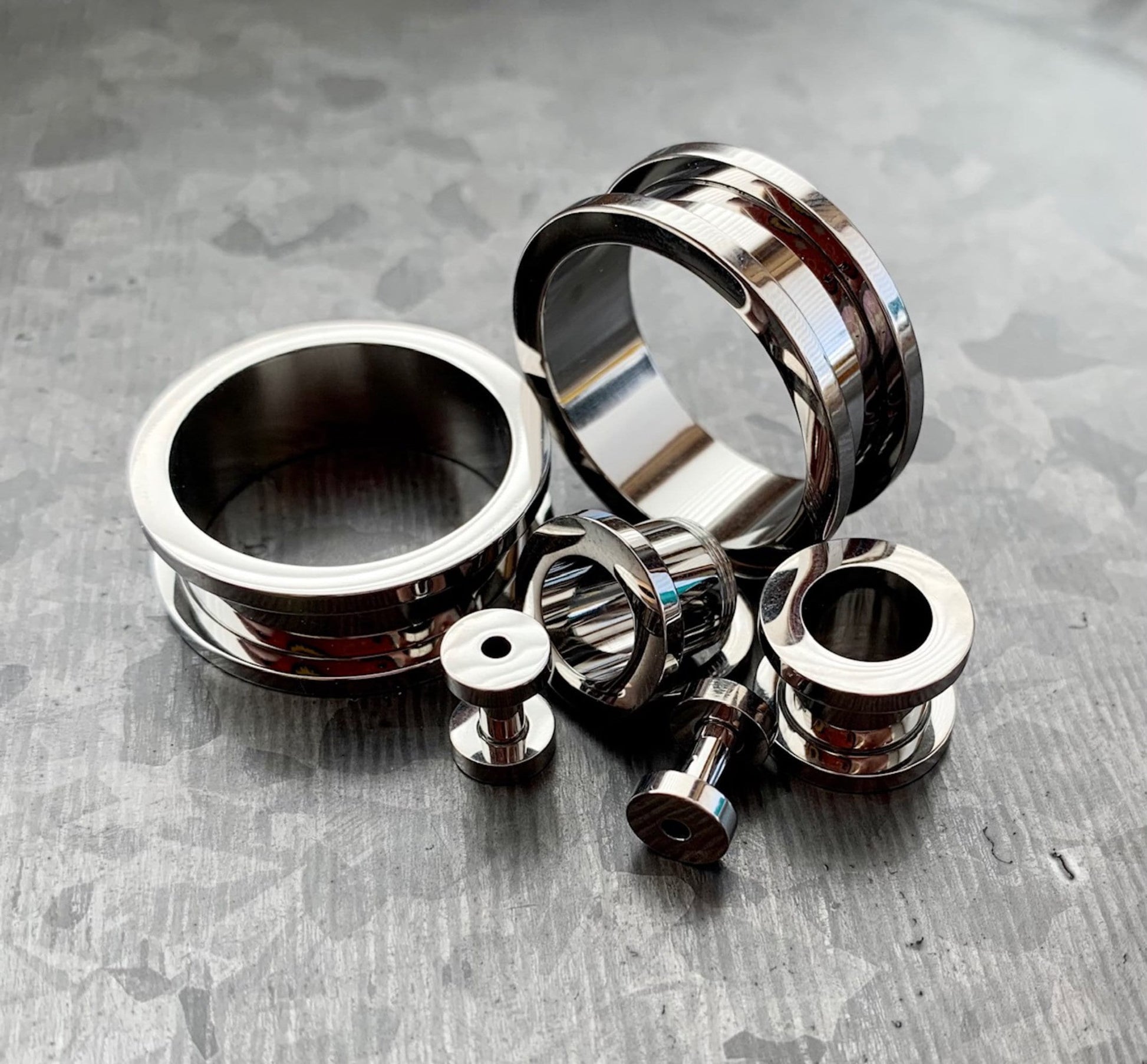 PAIR of Stunning Solid Implant Grade Titanium Screw Fit Tunnels/Plugs - Gauges 8g (3.2mm) thru 1" (25mm) available!