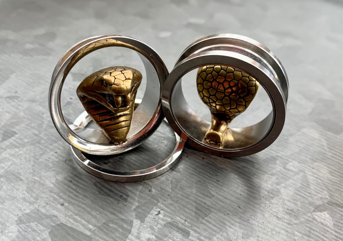 PAIR of Unique Gold Cobra Surgical Steel Screw Fit Tunnels/Plugs - Gauges 00g (10mm) up to 1" (25mm) available!