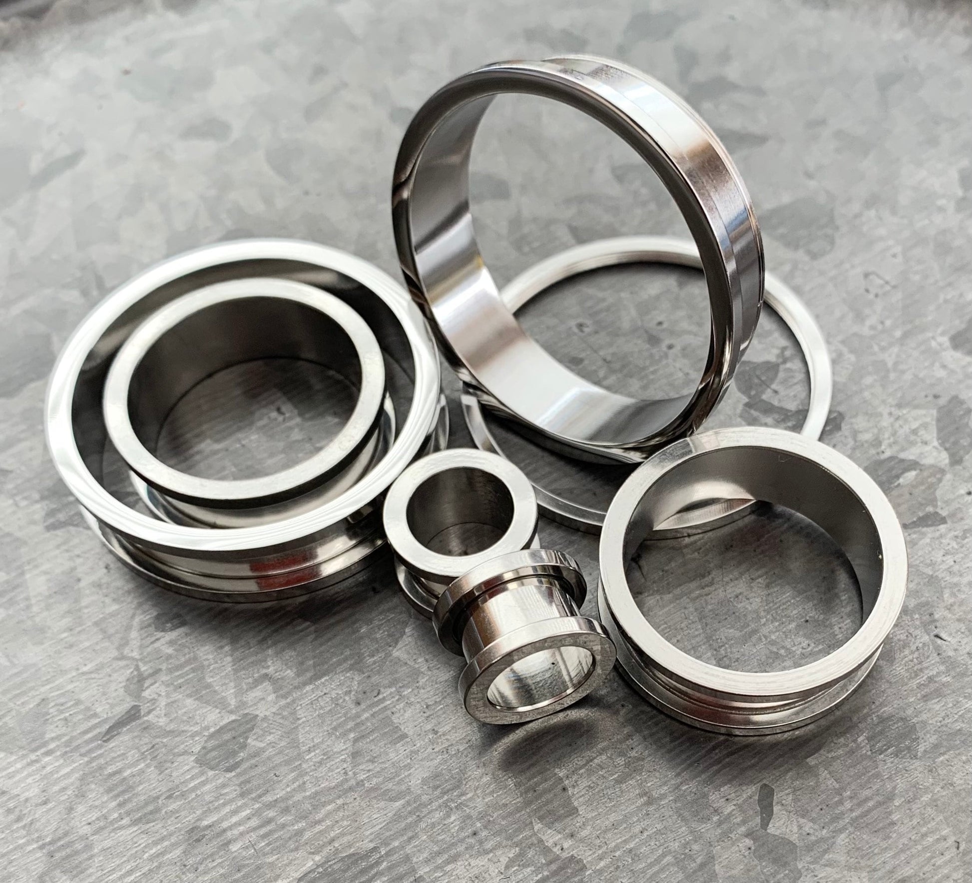 PAIR of Beautiful 316L Steel Screw Fit Tunnels/Plugs - Gauges 16g (1.3mm) thru 40mm available!