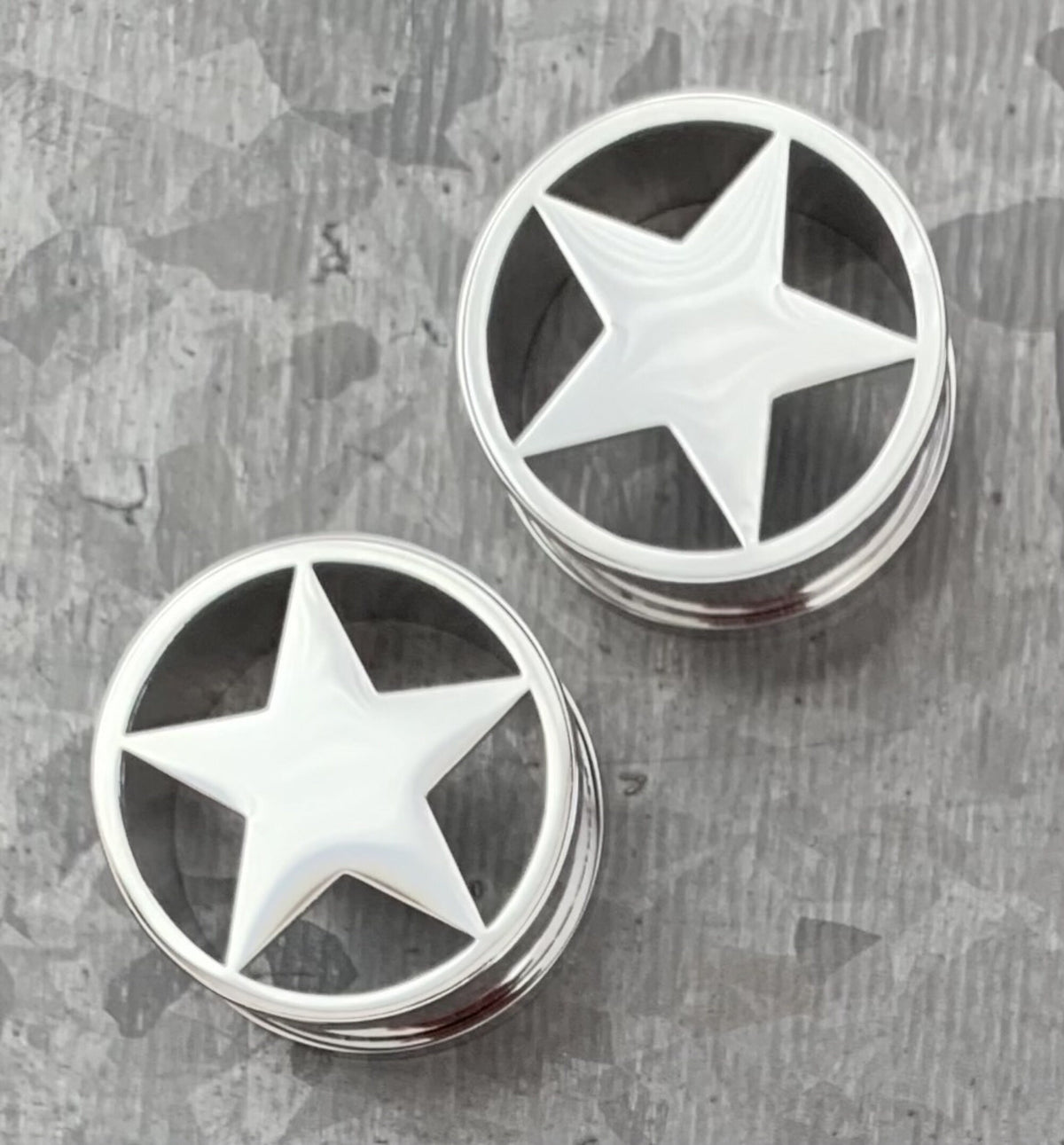 PAIR of Stunning Surgical Steel Star Screw Fit Tunnels / Plugs - Silver or Black - Gauges 2g (6mm) thru 1" (25mm) available!