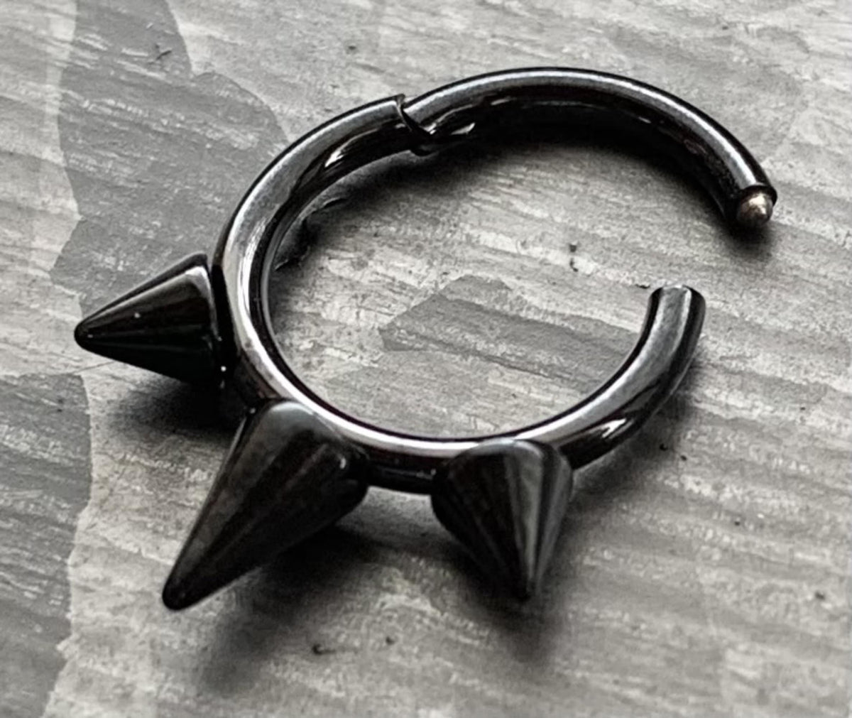 1 Piece Implant Grade Titanium Three Spikes Hinged Segment Septum Ring in 10mm or 8mm - Silver, Gold & Black available!