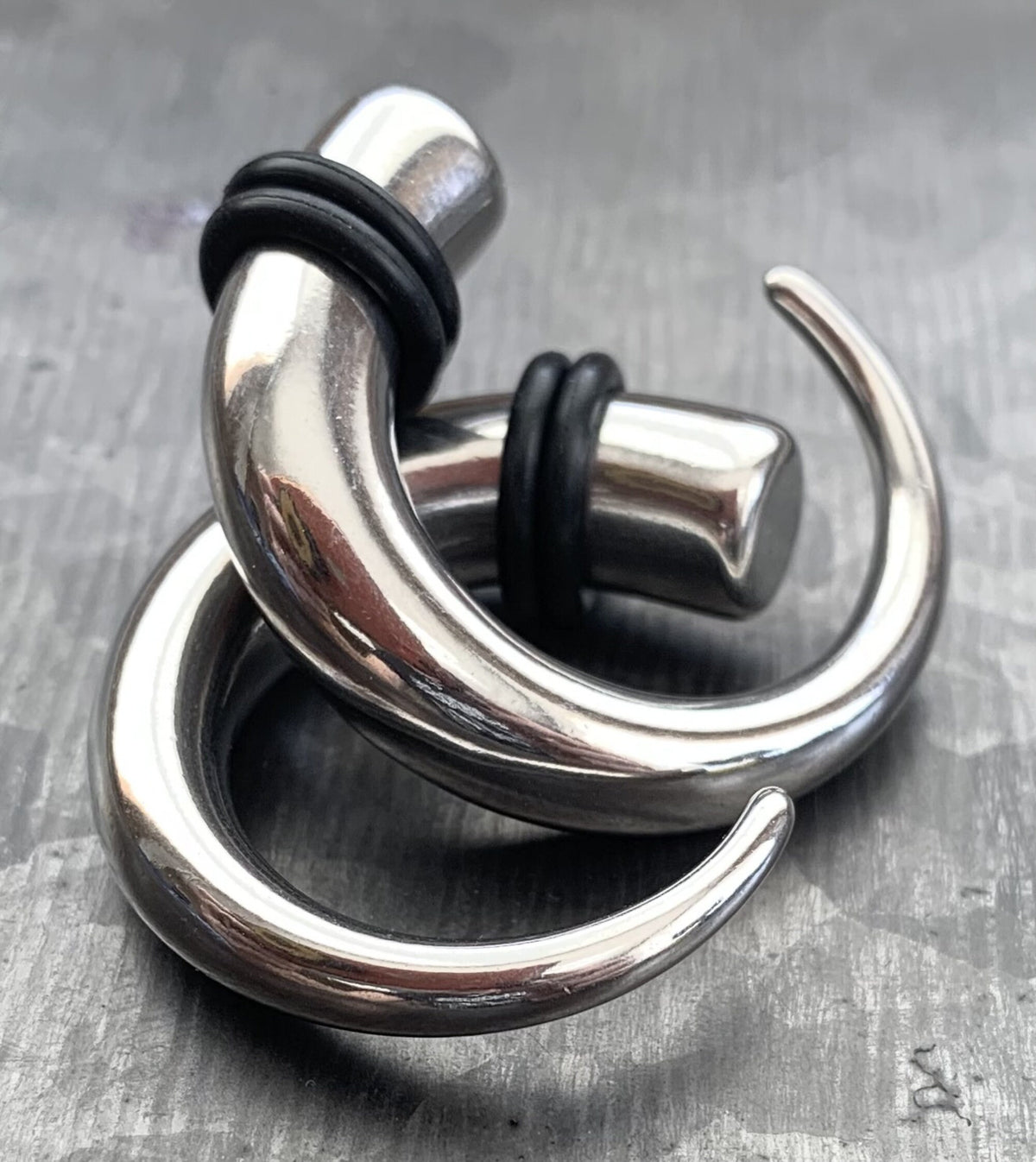 PAIR of Beautiful 316L Surgical Steel Round Hook Tapers/Expanders with O-Rings