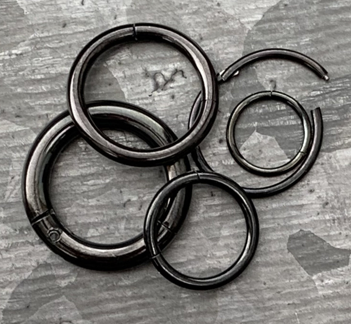 1 Piece of Brilliant Black Hinged Segment Septum Ring/Hoop - Gauges 10g, 12g, 14g, 16g, 18g & 20g available!