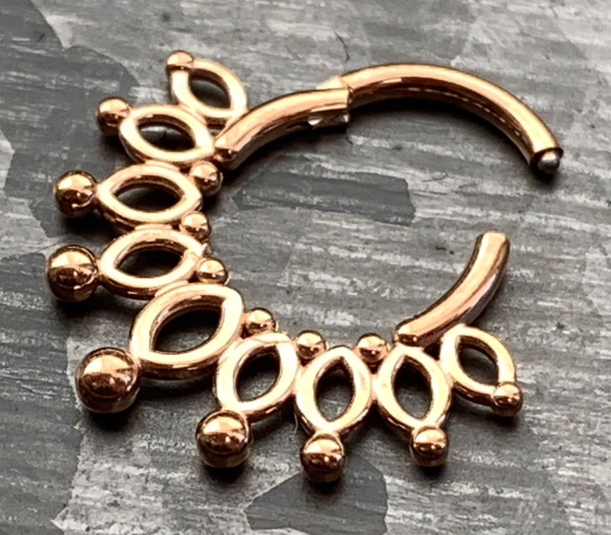 1 Piece Beautiful Beaded Crown Surgical Steel 16g Hinged Segment Ring - Black, Steel, Gold, Rose Gold available!