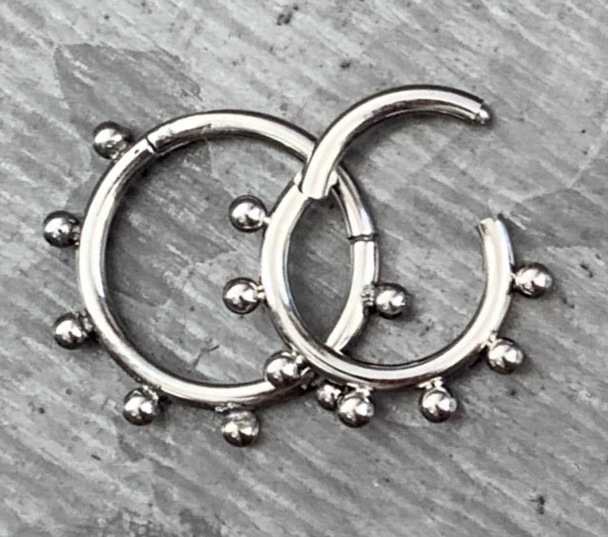 1 Piece Stunning Solid Implant Grade Titanium Eight Beads Hinged Segment Septum Ring - Gauge 16g - 8mm or 10mm Available!
