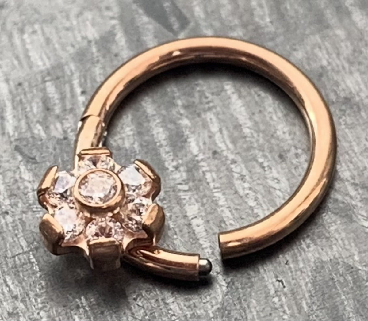 1 Piece of Stunning Titanium CZ Gem Flower Hinged Segment Ring - 16g or 18g - 10mm or 8mm - Gold, Rose Gold & Silver Available!