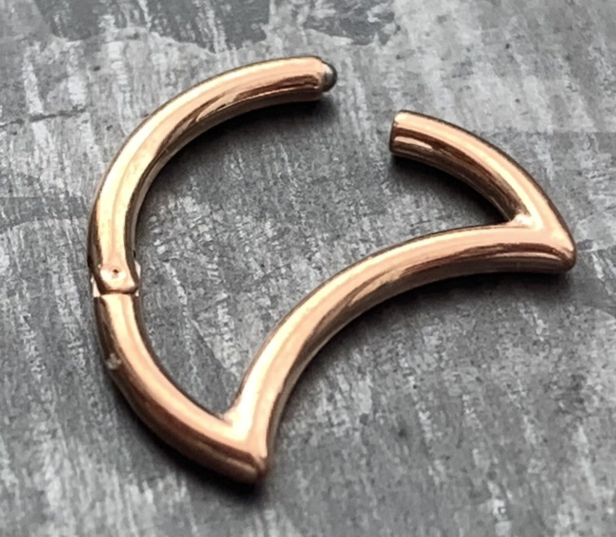 1 Piece Beautiful Crescent Moon Steel Hinged Segment Ring -16g - 8mm in Black, Gold, Rose Gold, Silver!