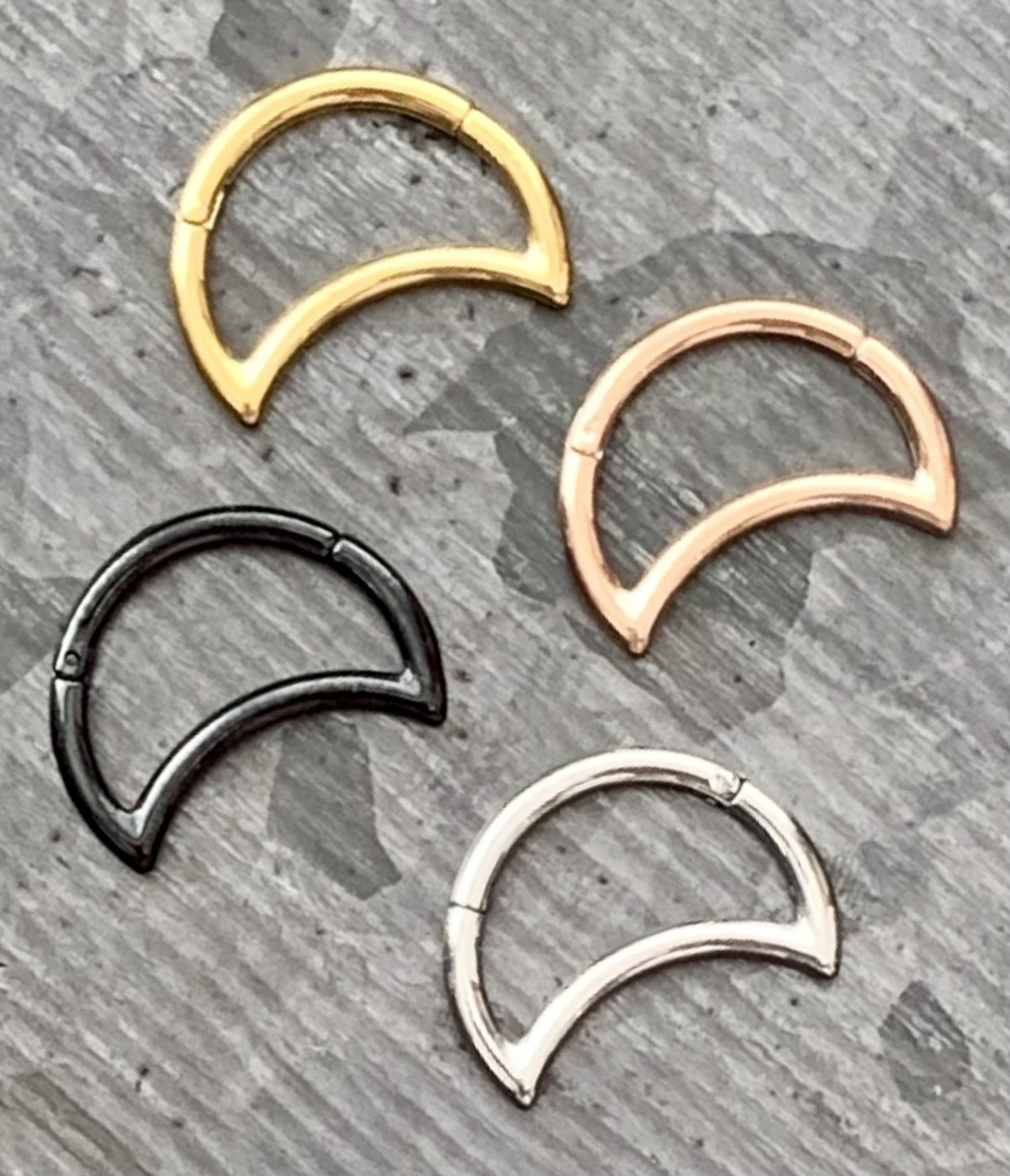 1 Piece Beautiful Crescent Moon Steel Hinged Segment Ring -16g - 8mm in Black, Gold, Rose Gold, Silver!