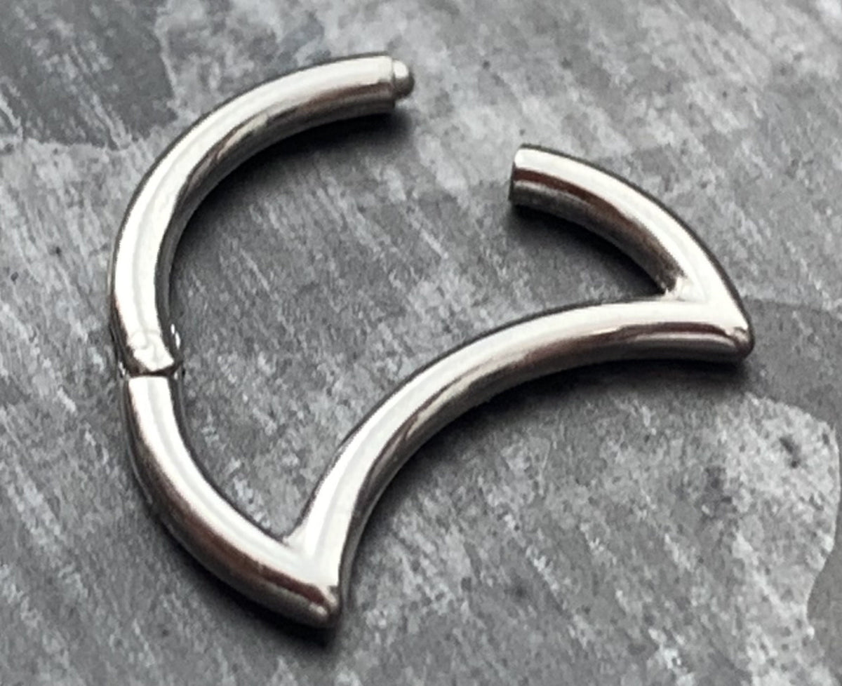 1 Piece Beautiful Crescent Moon Steel Hinged Segment Ring -16g - 8mm in Black, Gold, Rose Gold, Silver!