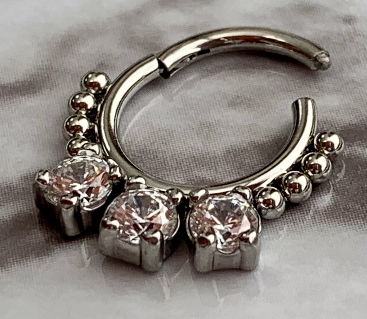 1 Piece of Brilliant CZ Gem & Beads Hinged Steel Segment Ring - 16g, 8mm Internal Diameter!